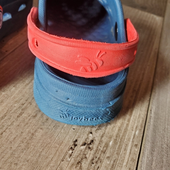 Joybees Blue and Red Toddler Boy Slip-On Clog Water Shoes Size 10/11 GUC - Picture 6 of 14